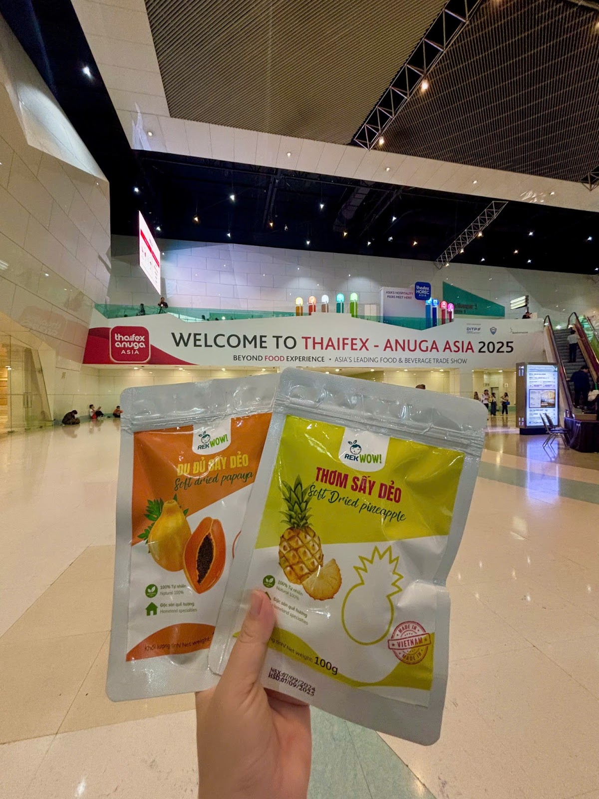 san-pham-rek-wow-foods-tu-hao-nong-san-viet-tai-thaifex-anuga-asia-2025